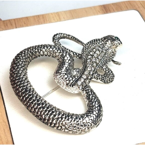 Cobra Snake Brooch Pin With Rhinestones & Textured Metal - Picture 1 of 7